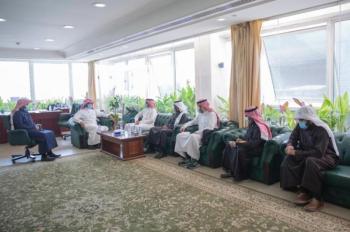 وفد من "الذكاء الاصطناعي" يتفقد مجريات العمل في المحكمة الإدارية بالرياض