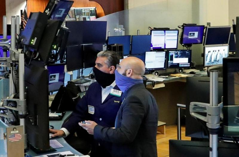 مؤشرات الأسهم الأمريكية تغلق على تباين