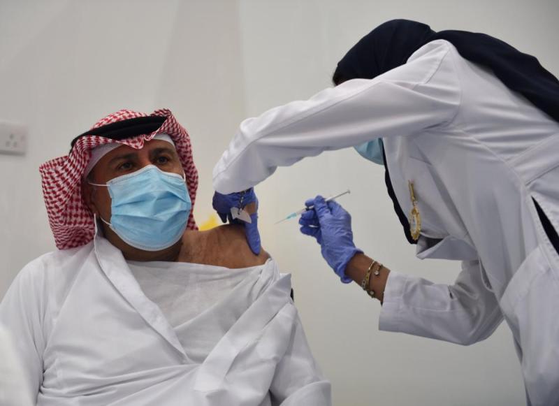 الصحة : سلامة جميع الحاصلين على اللقاح من أي أعراض خطرة