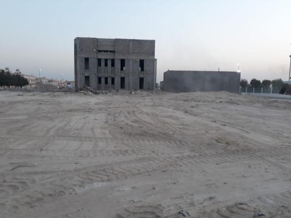 إزالة الملوثات البصرية من الأراضي الفضاء بالخبر