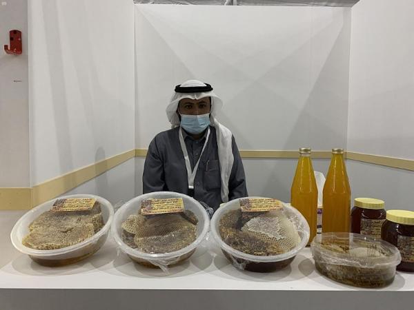 جازان.. 38 نحالا يتنافسون تحت «قبة العسل»
