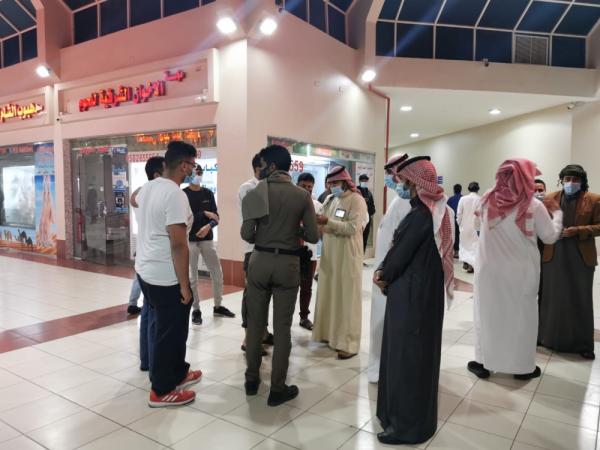 ضبط 5 وافدين يعملون لحسابهم الخاص