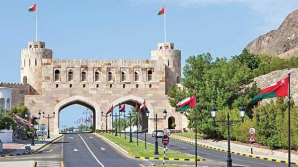 إعادة فتح منافذ سلطنة عمان.. الثلاثاء