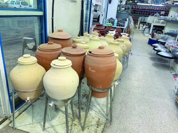 «الفخار».. تحف فنية من التراب والطين