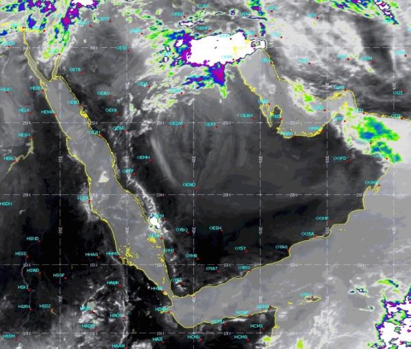 «الأرصاد» سحب رعدية على الشرقية