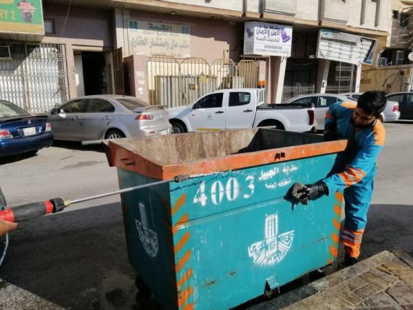 تطهير وتعقيم 2000 موقع بالجبيل