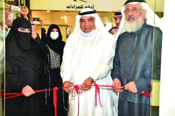 «جسفت» تكرم التشكيلي ياسر أزهر
«ويستمر الوفاء»..