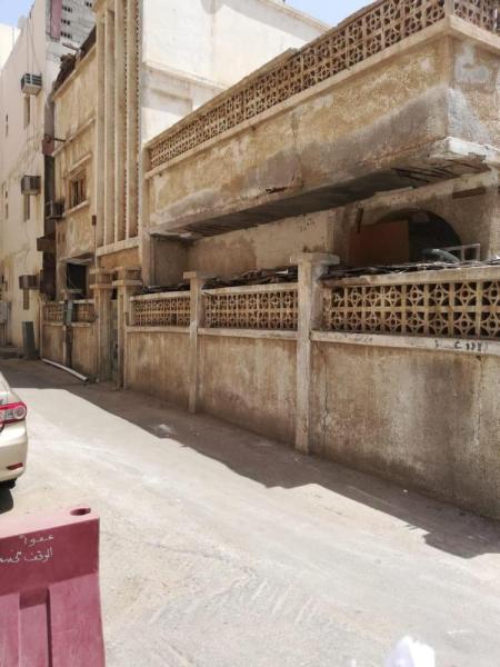 إنذارات بالإزالة لـ 25 مبنى آيل السقوط بالدمام