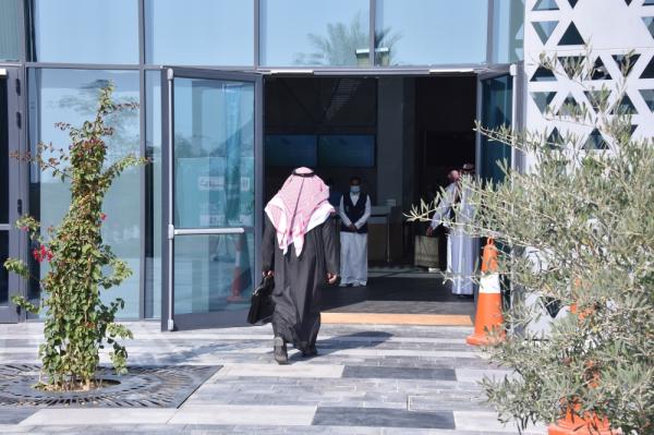 التطعيم بالدمام.. استجابة سريعة وثقة عالية