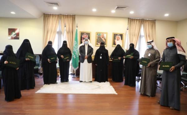 «المقبل» يكرم سفراء الأيتام بالشرقية