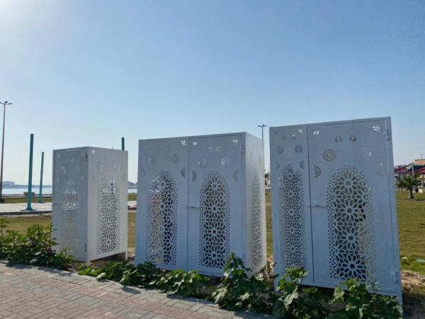 لوحات جمالية تزين 60 محولاً كهربائياً بالقطيف