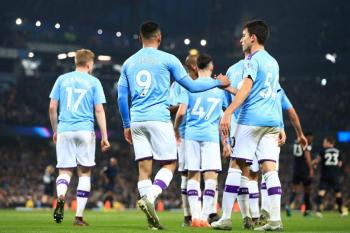 إصابة مدافع مانشستر سيتي بكورونا
