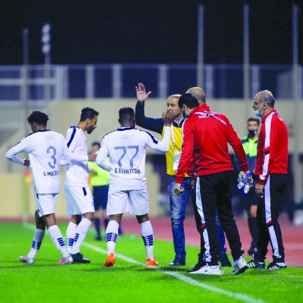 قطار «العدالة» يتوقف