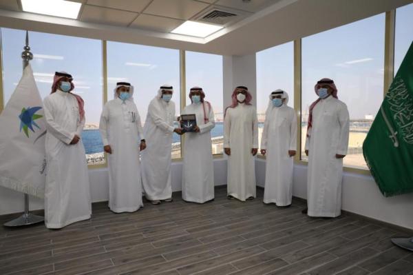 وزير الصناعة: تحفيز المنشآت لتوظيف وتدريب الشباب السعوديين