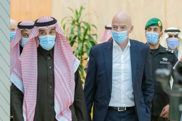 وزير الرياضة يستقبل رئيس 