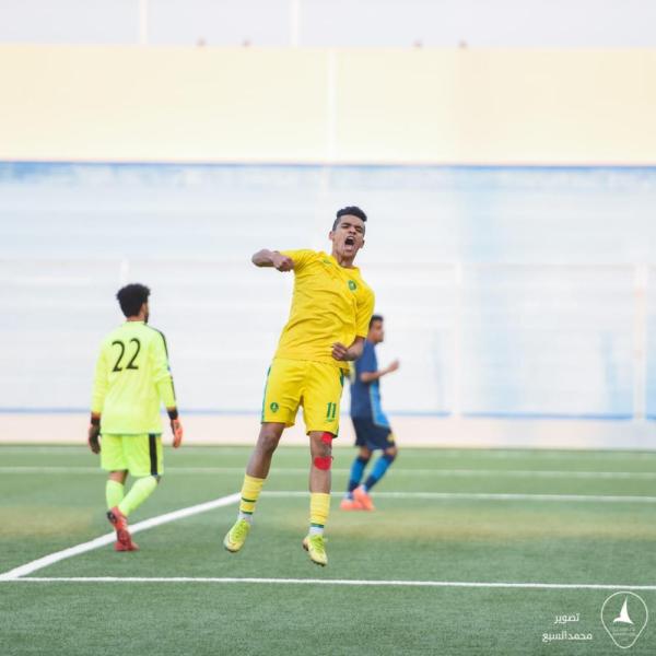 خليج 19 ينفرد بالصدارة
