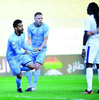 الباطن يفرط في نقاط الهلال