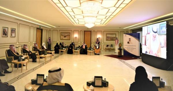 أمير الشرقية يكرم الفائزين بجائزة القيم : كونوا قدوةً لزملائكم