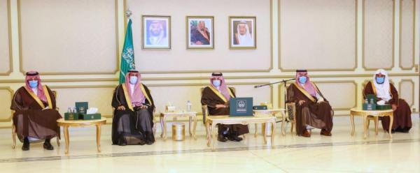 أمير الشرقية يكرم الفائزين بجائزة القيم : كونوا قدوةً لزملائكم