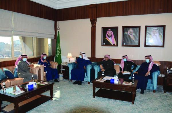 أمين الشرقية يؤكد أهمية التواصل مع المواطنين