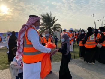 «قطيفنا خضراء».. 44 متطوعا يزرعون 500 شجرة