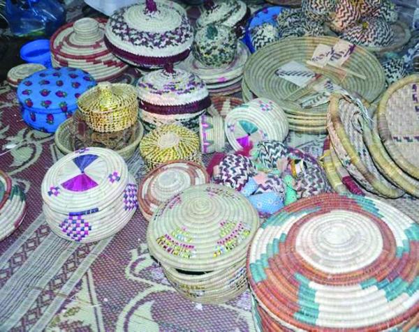 «خوص الأحساء».. تحف يدوية بـ«الموضة العالمية»