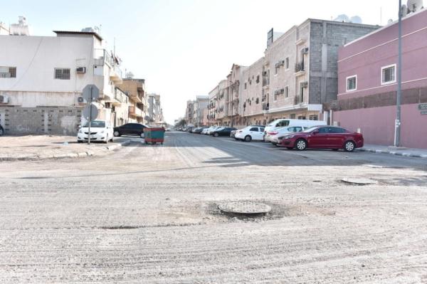 «جنوب الخبر».. شوارع متهالكة وإنارة غائبة
