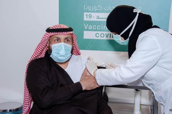 240 طبيبا وممارسا بمركز تطعيم الدمام