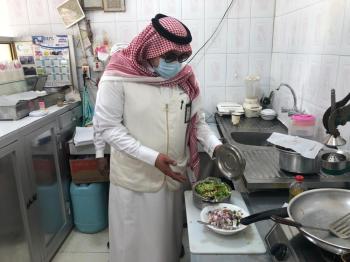 إنذار ومخالفة 4 محلات ببقيق