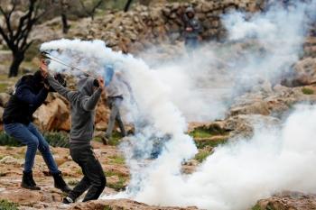 إصابة 3 فلسطينيين برصاص جيش الاحتلال