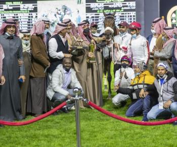 جياد الأحمر تخرج بنصف كؤوس الذهب