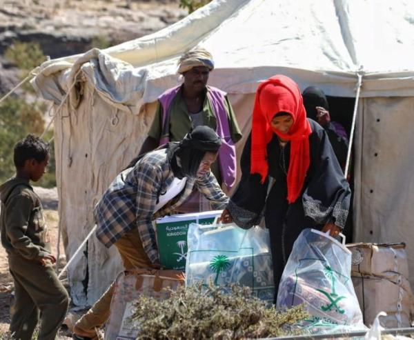 مواد إيوائية من مركز الملك سلمان لتعز