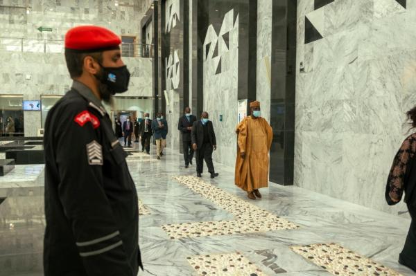 سفراء أفارقة يطلعون على خدمات «911» الأمنية