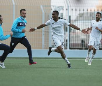 الثقبة يصطدم بالنجوم ..وموقعة قوية تجمع الخليج والجيل