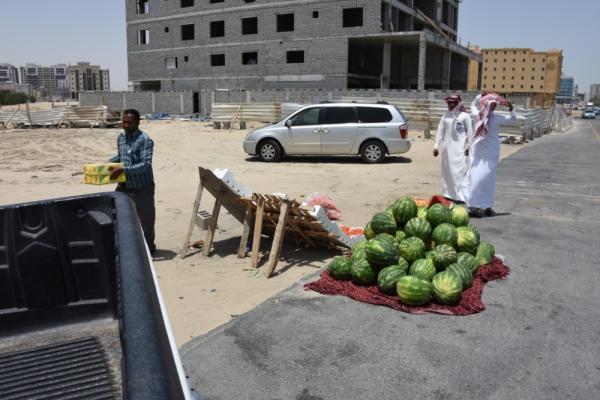 بسطات الطرق.. «عشوائية» تنتظر حلولا جذرية