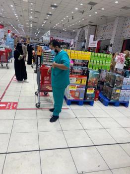 10 بلاغات «معقمات وتكدسات» بالأسواق والمراكز التجارية