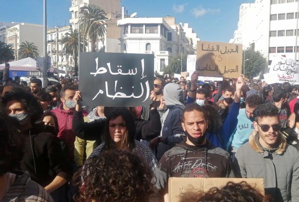 المظاهرات تتواصل.. والتونسيون للغنوشي: سفاح قاتل
