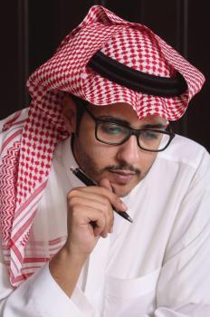 سياسيون: قرار واشنطن السماح بالتحويلات المالية للحوثي يهدد الاستقرار