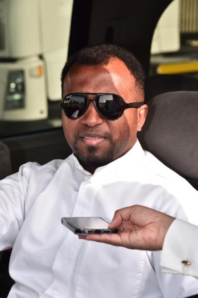 الفحص الدوري للسيارات.. معاناة مزدوجة..