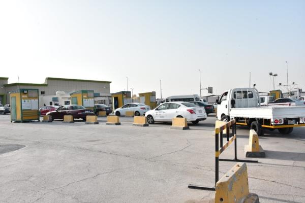 الفحص الدوري للسيارات.. معاناة مزدوجة..