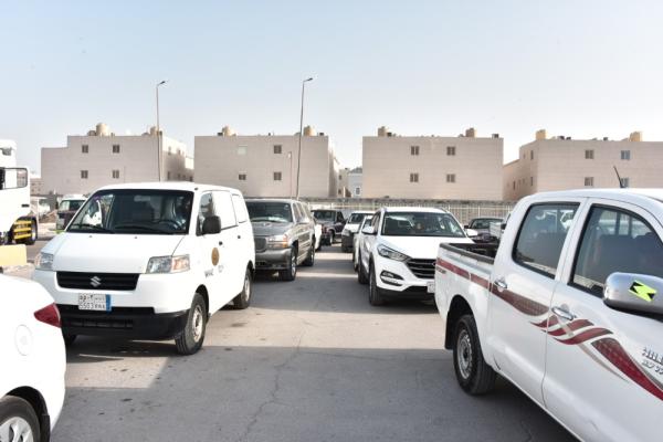 الفحص الدوري للسيارات.. معاناة مزدوجة..
