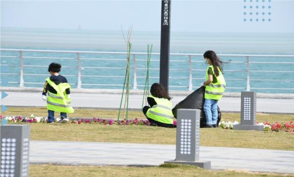 تدشين حملة للنظافة العامة بكورنيش الخبر
