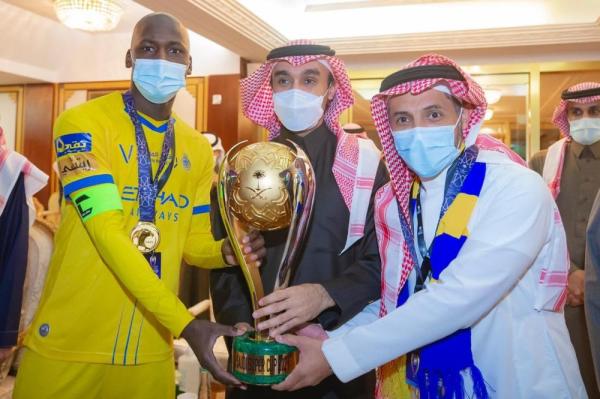 وزير الرياضة يتوج النصر بكأس السوبر