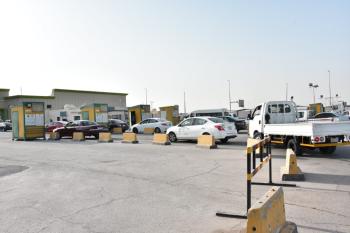 الفحص الدوري للسيارات.. معاناة مزدوجة..