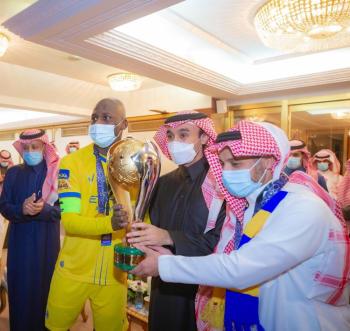 وزير الرياضة يتوج النصر بكأس السوبر