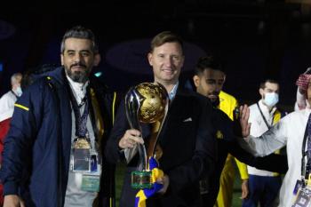 وزير الرياضة يتوج النصر بكأس السوبر