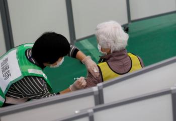اليابان تسجل 393 حالة إصابة جديدة بفيروس كورونا