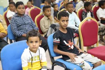 مركز الملك سلمان يدشن مشروع دعم الأيتام في المهرة 