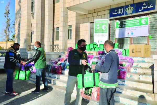 4706 حقائب شتوية للأسر المحتاجة بالأردن