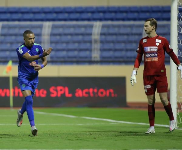 أبها.. يحدد مصير رزافان الهلال